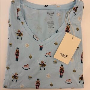 Kyte BABY Womens Nutcracker V-Neck